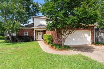 Front exterior, 32 W Shore Dr, Lake Shore, Hattiesburg MS