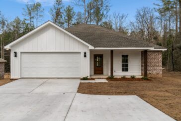 Front exterior of 908 HWY 44, Sumrall MS — new construction on 1.33 acres by MBS Construction